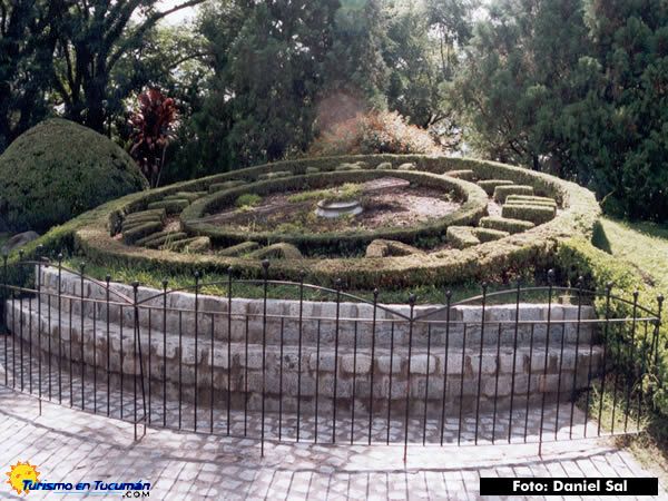 Reloj floreal en el Parque 9 de Julio.jpg (600x450, 76Kb)