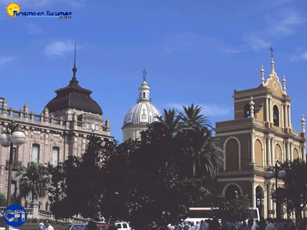 Vista desde la Plaza Independencia.jpg (600x450, 42Kb)