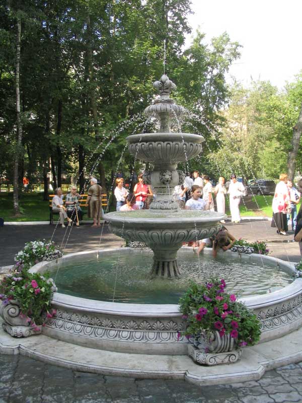 http://www.liveinternet.ru/images/attach/186/186665_fontan3.jpg