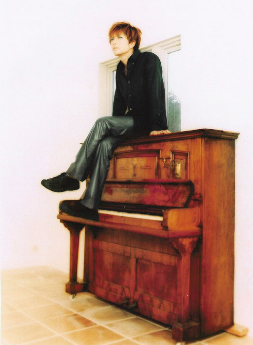 Gackt and a piano