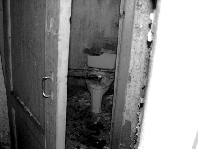 klozet.jpg (640x481, 95Kb)